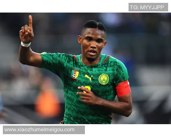 球星街头穿搭与足球运动休闲风格的完美融合探讨